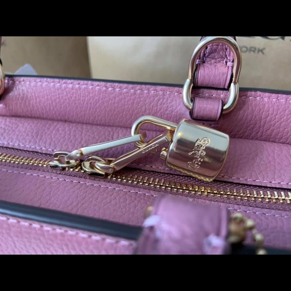 COACH PURSE WITH LOCK AND KEY - Picture 13 of 13